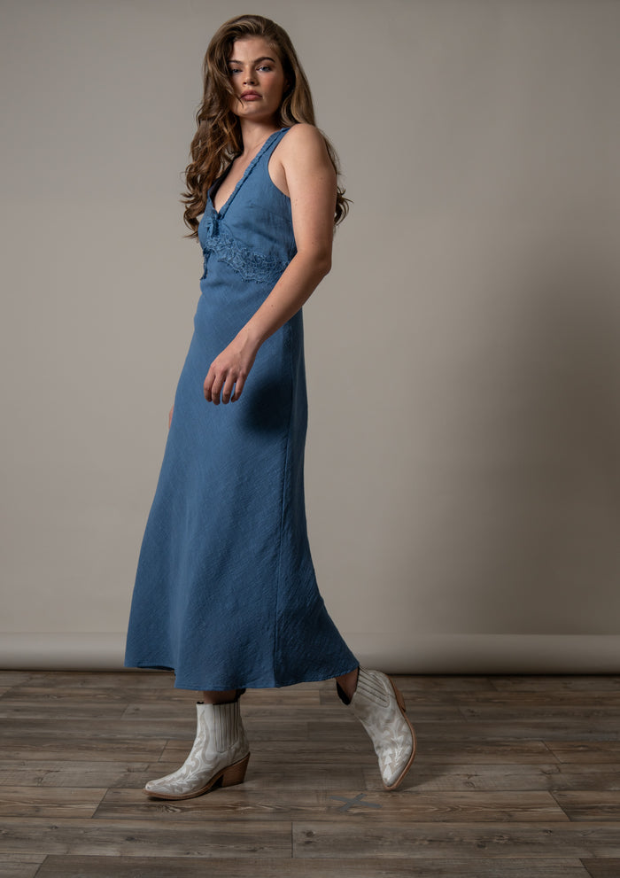 #color_mid blue