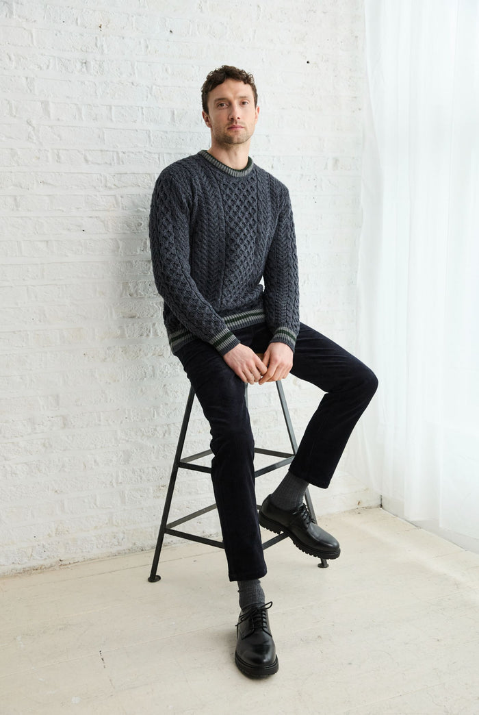 Men's sweater,  Aran, merino wool, made in Ireland, Irish sweater, Boyfriend, cable knit, crew neck， Pullover,grey
