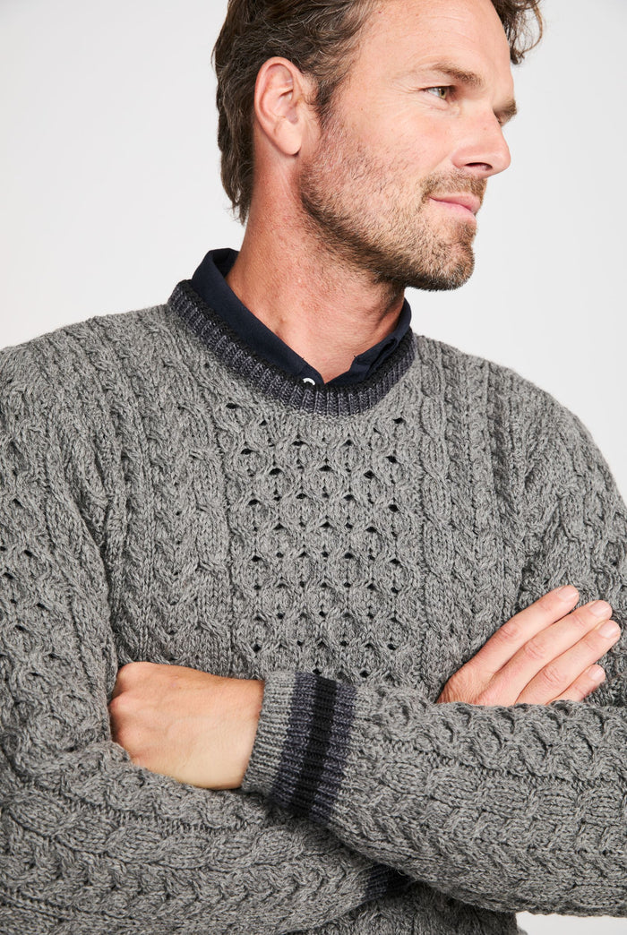 Men's sweater,  Aran, merino wool, made in Ireland, Irish sweater, Boyfriend, cable knit, crew neck， Pullover,grey