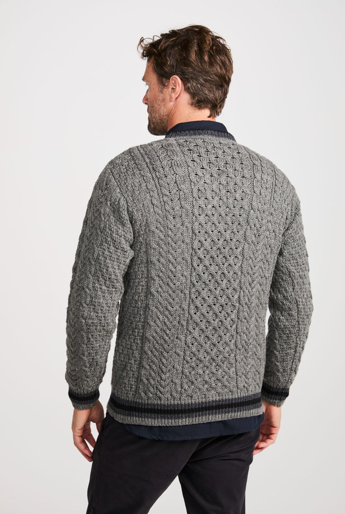 Men's sweater,  Aran, merino wool, made in Ireland, Irish sweater, Boyfriend, cable knit, crew neck， Pullover,grey