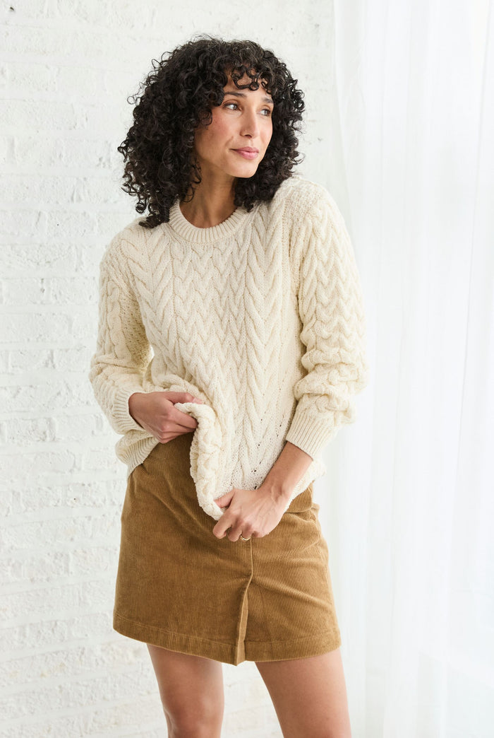 women's sweater, Aran, merino wool, made in Ireland, Irish sweater, crew neck， Pullover,jumper, wool jumper,cable knit, cream