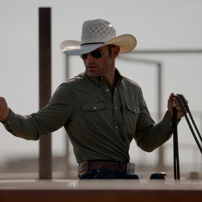 Cowboy wearing the Sabine while riding a horse