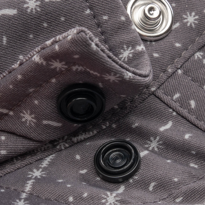 Closeup of collar snaps on collar of shirt